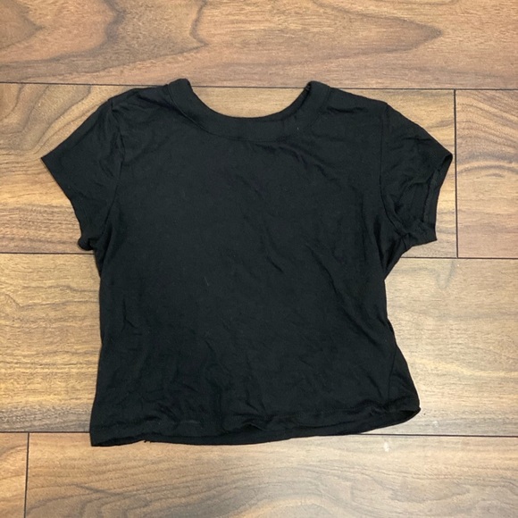 Simple black crop top - Picture 4 of 5